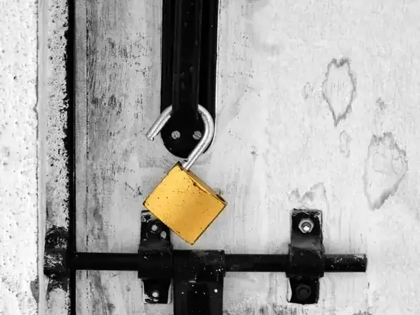 Cadenas ouvert